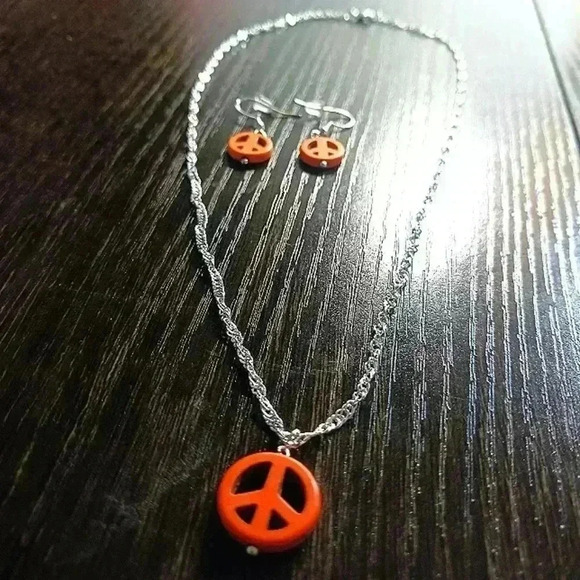 Peace Necklace and Earrings set - Picture 1 of 6